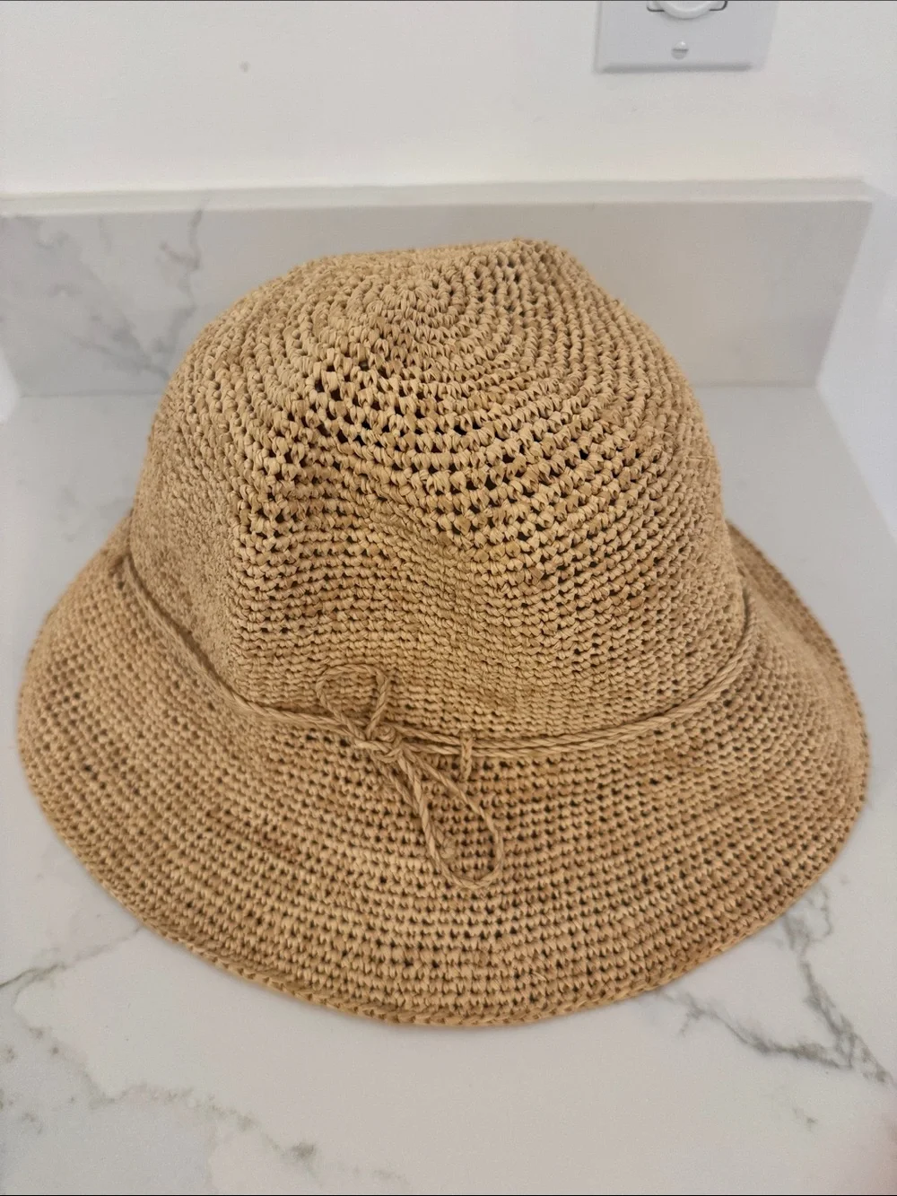 Helen Kaminski | Classic Raffia Packable Woven Sun Hat in Tan | Free Size